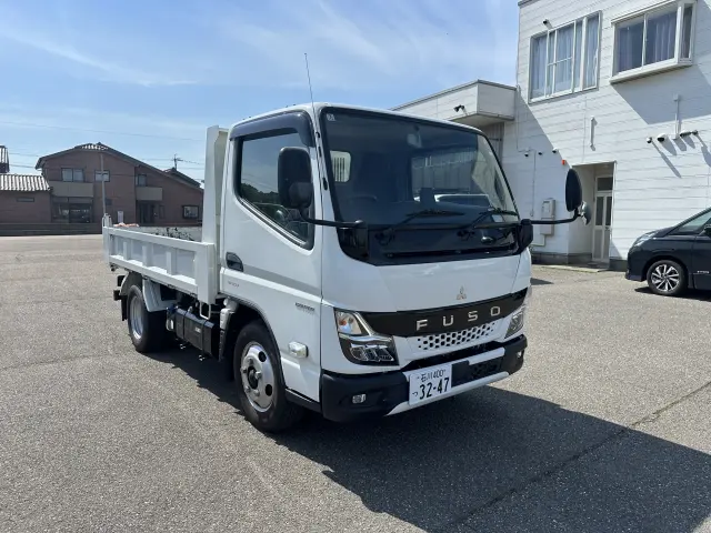 三菱 キャンター 2RG-FBA60(2WD)の写真3