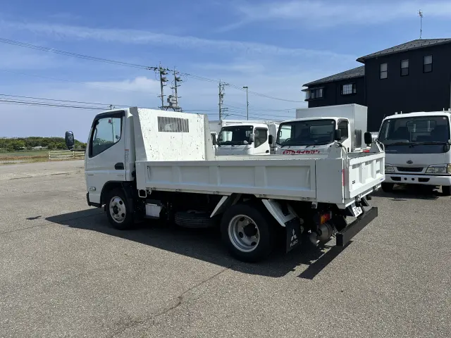 三菱 キャンター 2RG-FBA60(2WD)の写真4