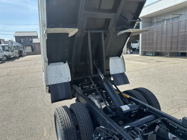 三菱 キャンター 2RG-FBA60(2WD)の写真12