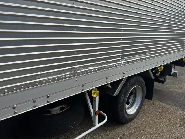 三菱 キャンター TPG-FED90(2WD)の写真7