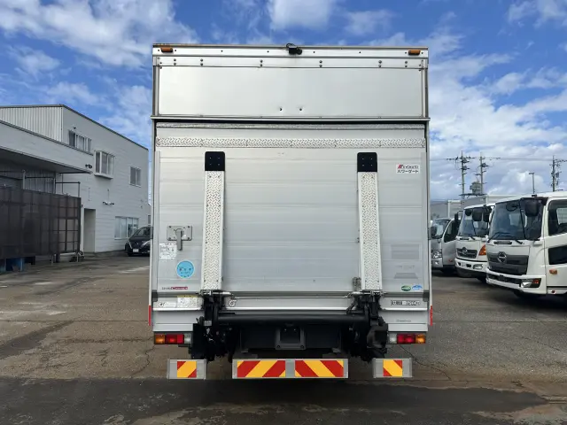 三菱 キャンター TPG-FED90(2WD)の写真12
