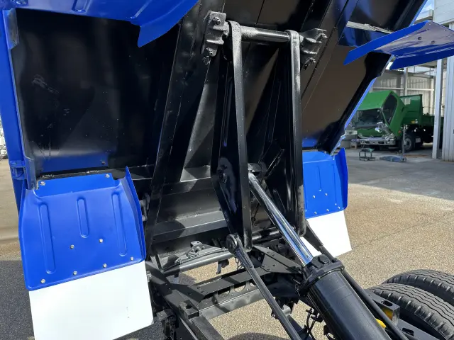 いすゞ エルフ TPG-NKR85AD(2WD)の写真7