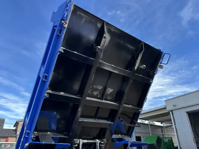 いすゞ エルフ TPG-NKR85AD(2WD)の写真8