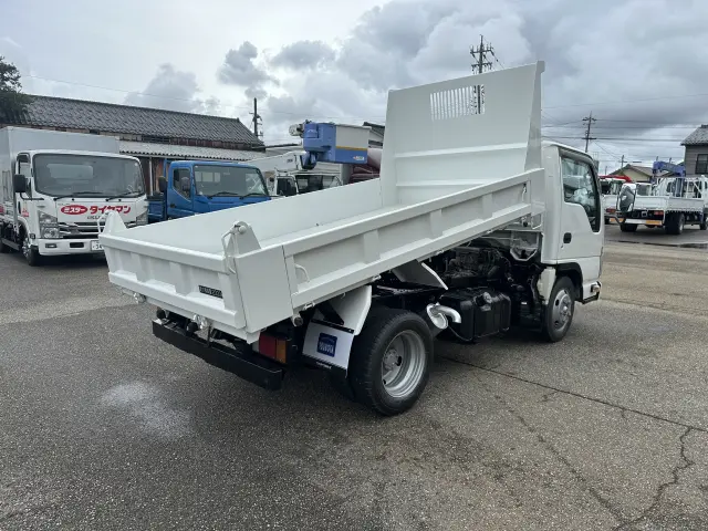 いすゞ エルフ NJR85AN(2WD)の写真2