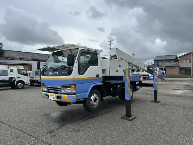 いすゞ エルフ NKR72E3N(2WD)の写真1