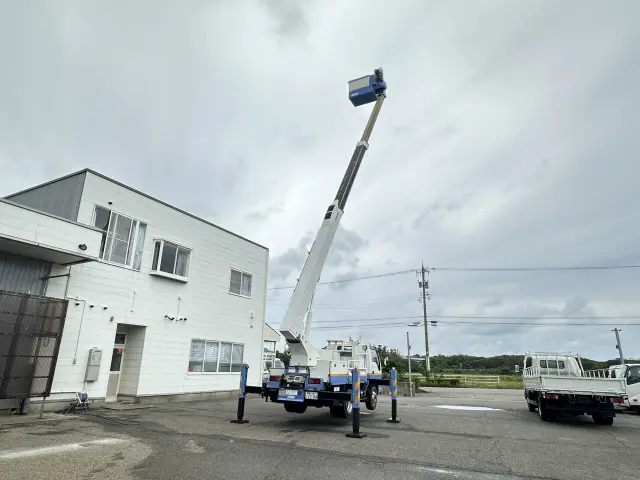 いすゞ エルフ NKR72E3N(2WD)の写真6