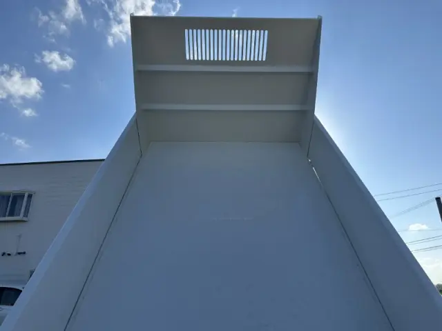 いすゞ エルフ TPG-NKR85AD(2WD)の写真7