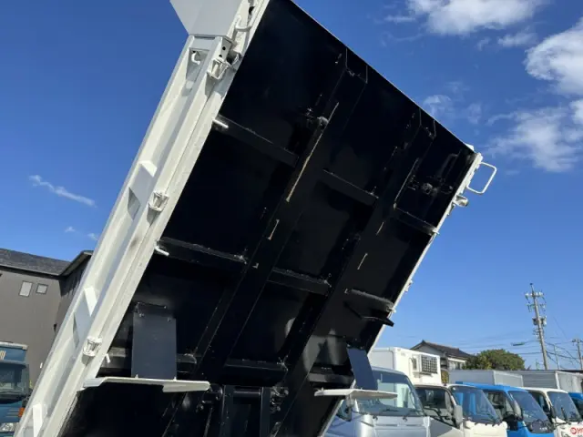 いすゞ エルフ TPG-NKR85AD(2WD)の写真9