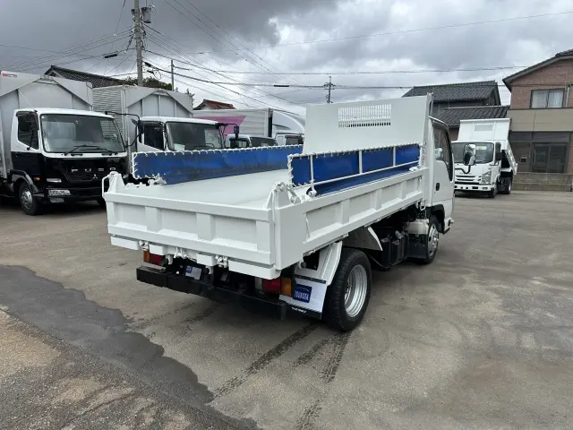 いすゞ エルフ NJR85AN(2WD)の写真2