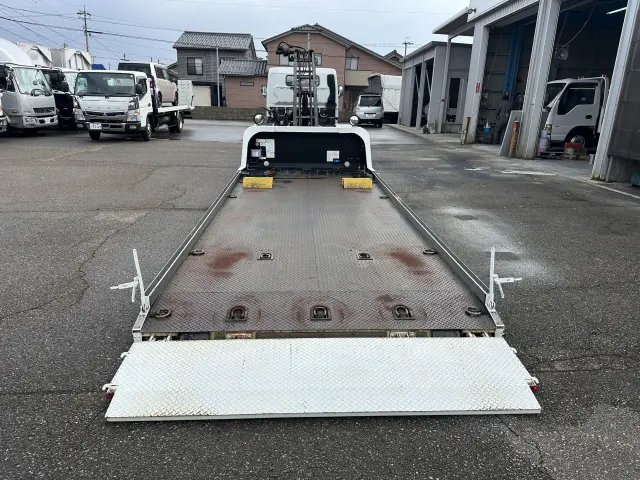 三菱 キャンター FEB80(2WD)の写真8