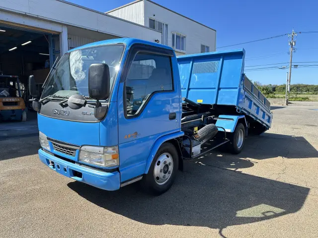 いすゞ エルフ NKR81GN(2WD)の写真1