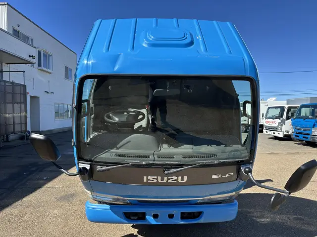 いすゞ エルフ NKR81GN(2WD)の写真5