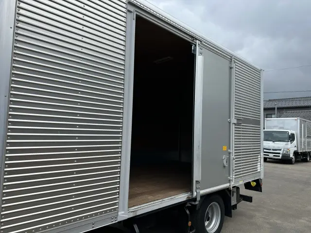 三菱 キャンター FEB50(2WD)の写真5