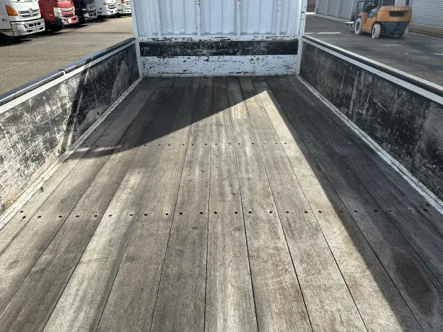 三菱 キャンターガッツ BSZ5F24(4WD)の写真6