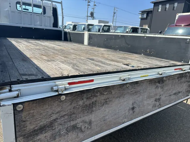 三菱 キャンター FEB50(2WD)の写真15