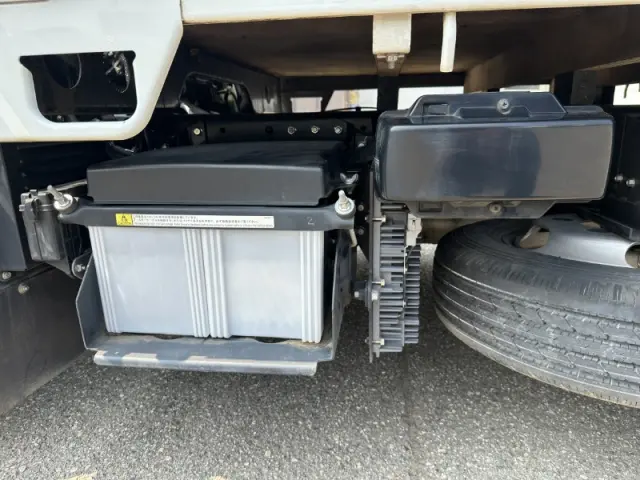 三菱 キャンター FBA20(2WD)の写真15