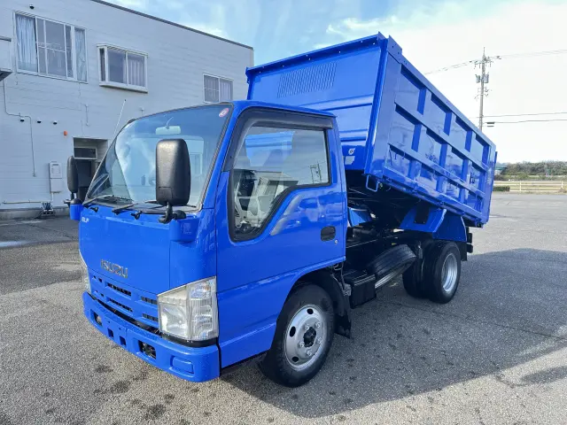 いすゞ エルフ BKG-NJR85AD(2WD)の写真1