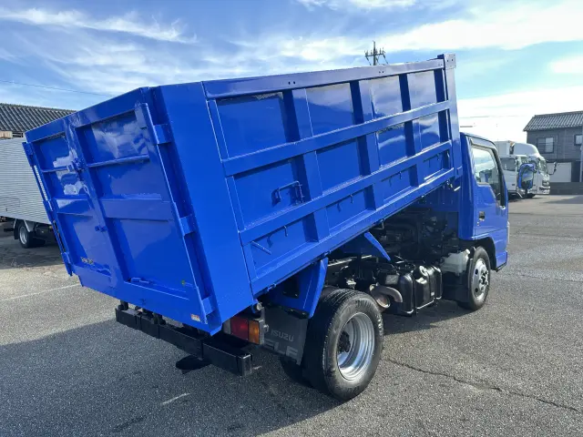 いすゞ エルフ BKG-NJR85AD(2WD)の写真2