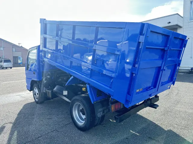 いすゞ エルフ BKG-NJR85AD(2WD)の写真4