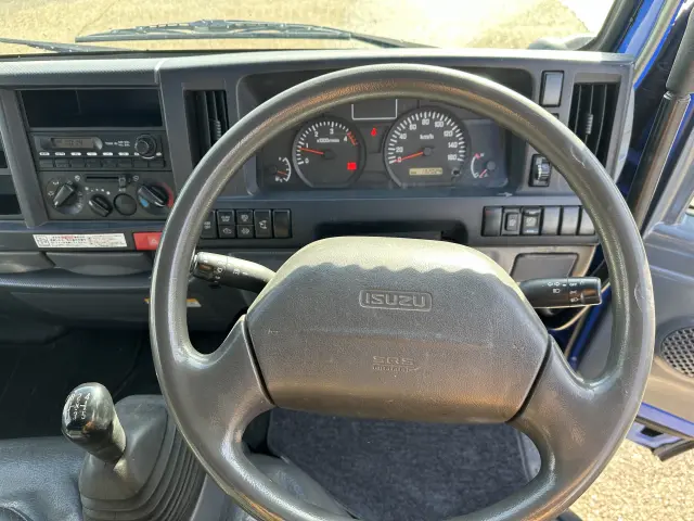 いすゞ エルフ BKG-NJR85AD(2WD)の写真18