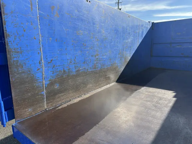 いすゞ エルフ BKG-NJR85AD(2WD)の写真24