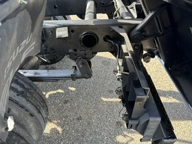 いすゞ エルフ BKG-NJR85AD(2WD)の写真35