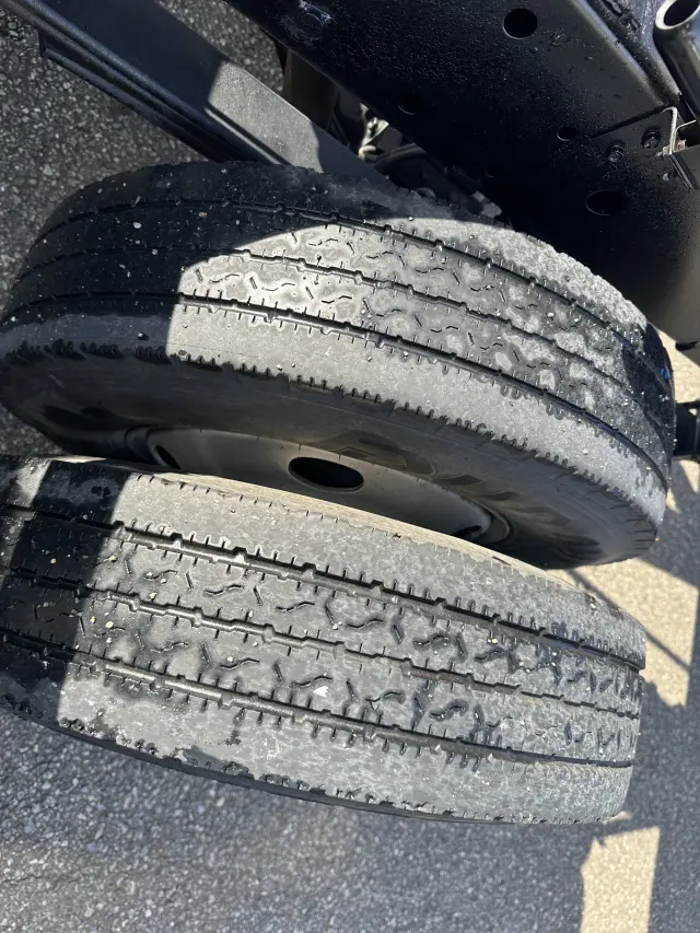 いすゞ エルフ BKG-NJR85AD(2WD)の写真38