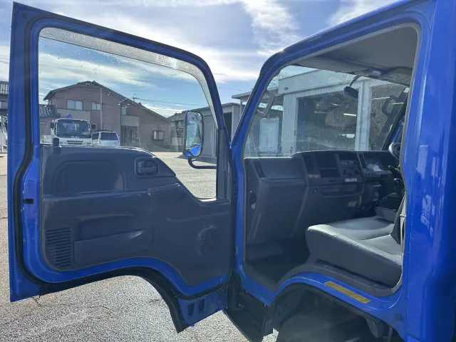 いすゞ エルフ BKG-NJR85AD(2WD)の写真40