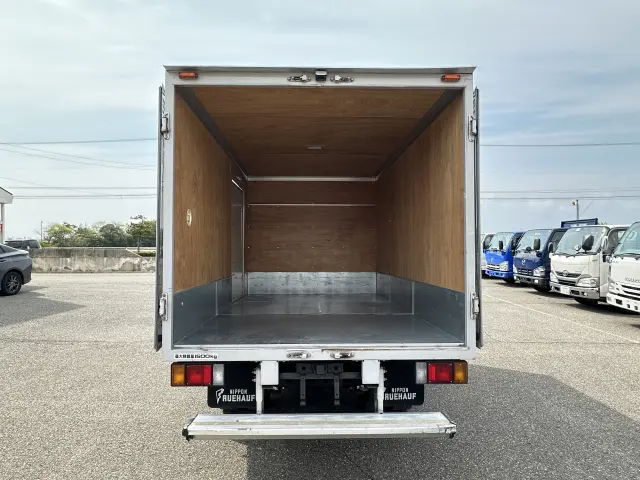 いすゞ エルフ TRG-NHR85AN(2WD)の写真7