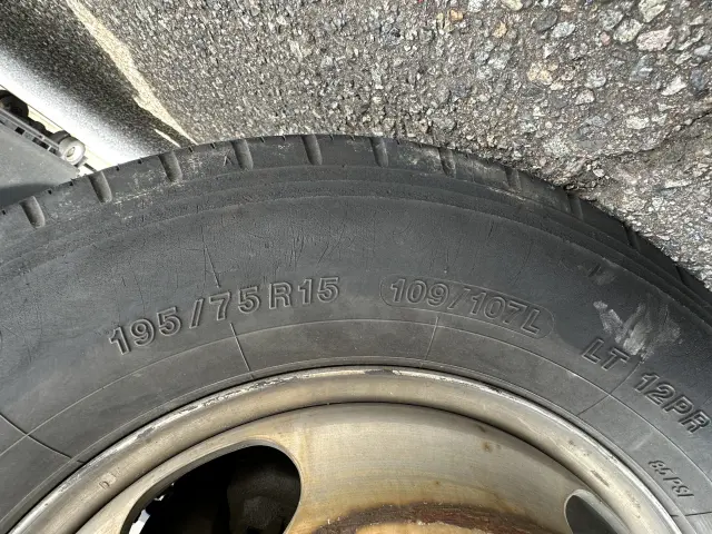 いすゞ エルフ TRG-NHR85AN(2WD)の写真13