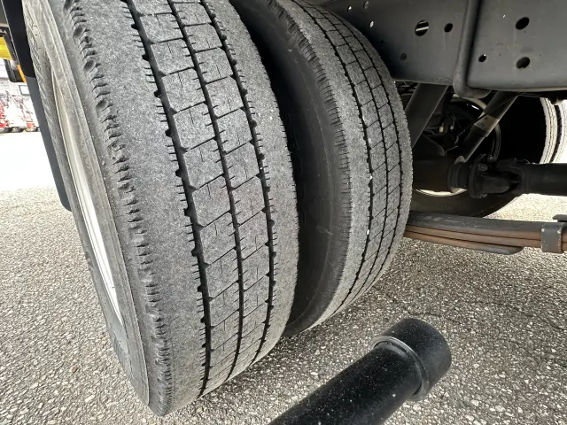 いすゞ エルフ TRG-NHR85AN(2WD)の写真14