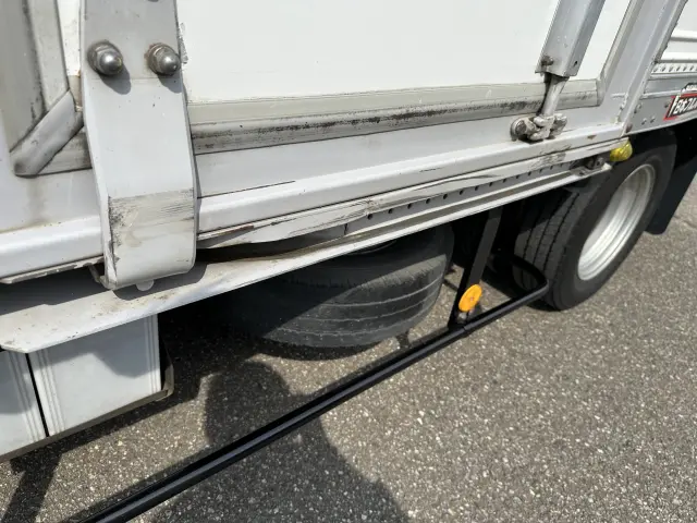 いすゞ エルフ TRG-NHR85AN(2WD)の写真19