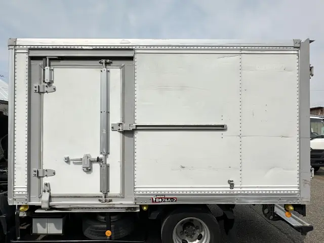 いすゞ エルフ TRG-NHR85AN(2WD)の写真24