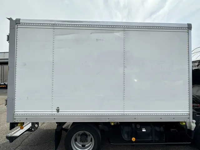 いすゞ エルフ TRG-NHR85AN(2WD)の写真25