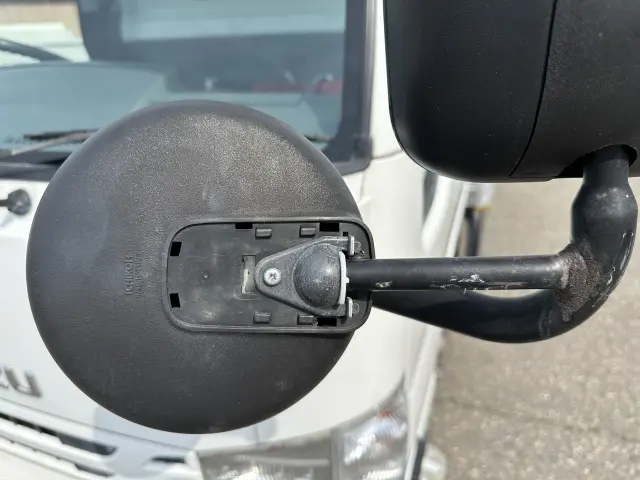 いすゞ エルフ TRG-NHR85AN(2WD)の写真39