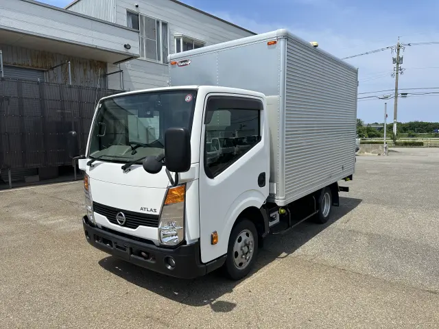 日産 アトラス TKG-SZ2F24(2WD)の写真1