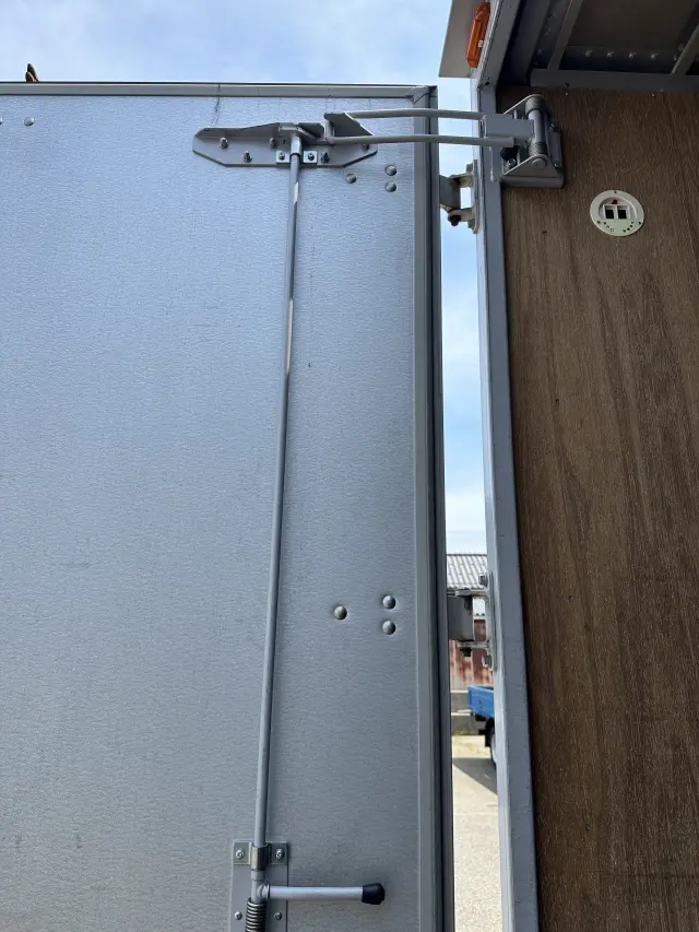 日産 アトラス TKG-SZ2F24(2WD)の写真11