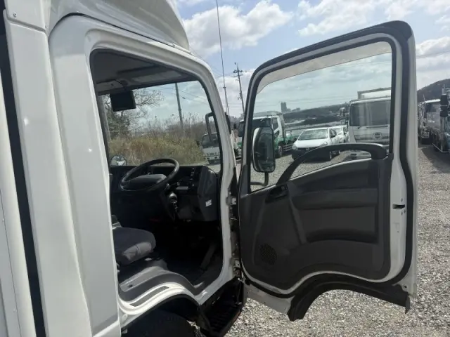 いすゞ エルフ SDG-NMS85AN(2WD)の写真9