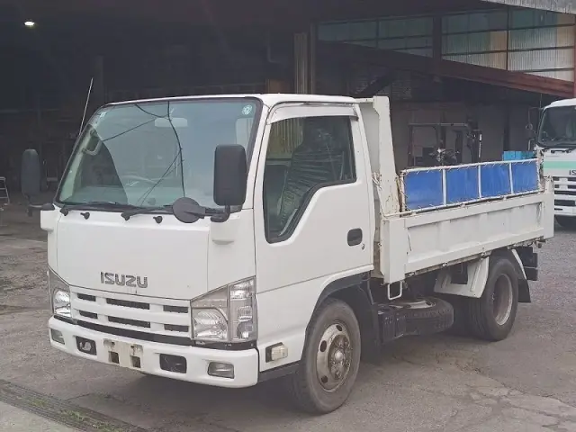 いすゞ エルフ BKG-NKR85AD(2WD)の写真1