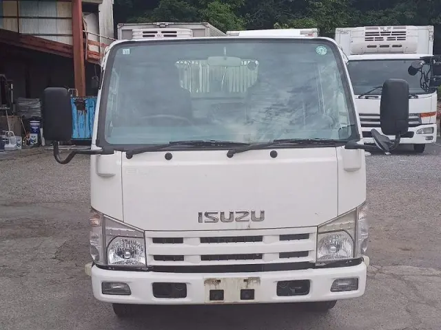 いすゞ エルフ BKG-NKR85AD(2WD)の写真2