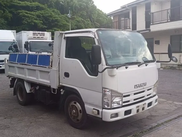 いすゞ エルフ BKG-NKR85AD(2WD)の写真3