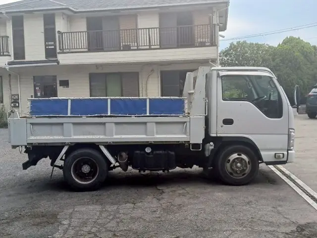 いすゞ エルフ BKG-NKR85AD(2WD)の写真4