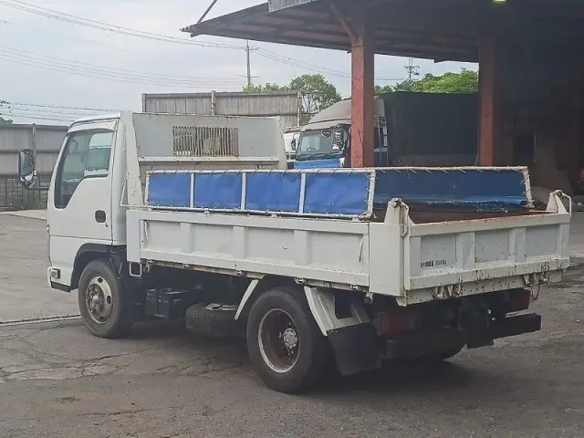 いすゞ エルフ BKG-NKR85AD(2WD)の写真5