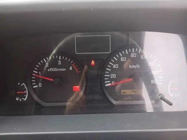 いすゞ エルフ BKG-NKR85AD(2WD)の写真16