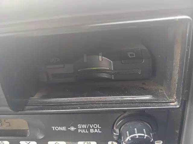 いすゞ エルフ BKG-NKR85AD(2WD)の写真23