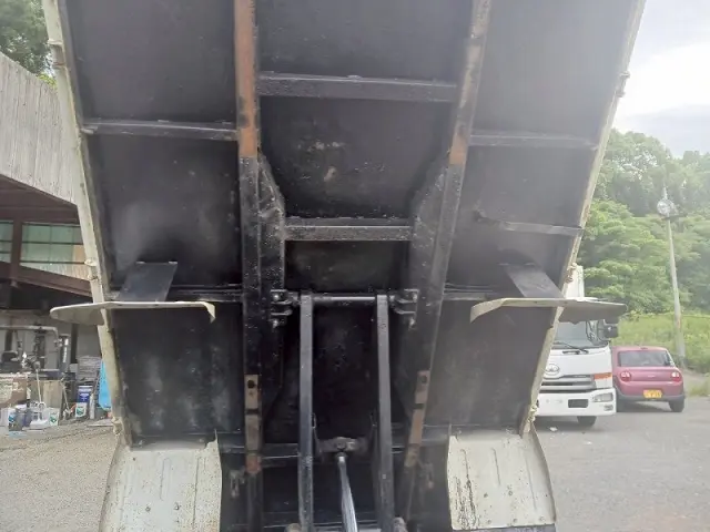 いすゞ エルフ BKG-NKR85AD(2WD)の写真28