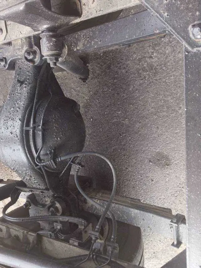 いすゞ エルフ BKG-NKR85AD(2WD)の写真30