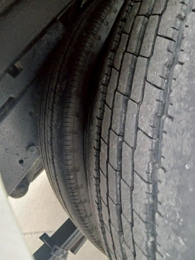 いすゞ エルフ BKG-NKR85AD(2WD)の写真35