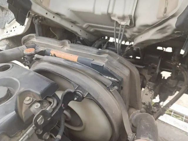 いすゞ エルフ BKG-NKR85AD(2WD)の写真42