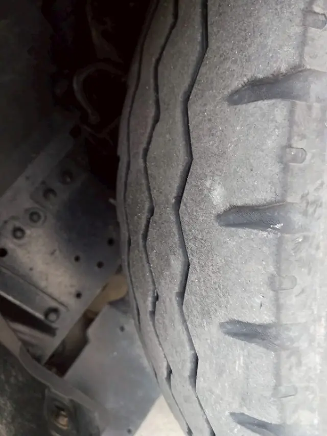 いすゞ エルフ BKG-NKR85AD(2WD)の写真47